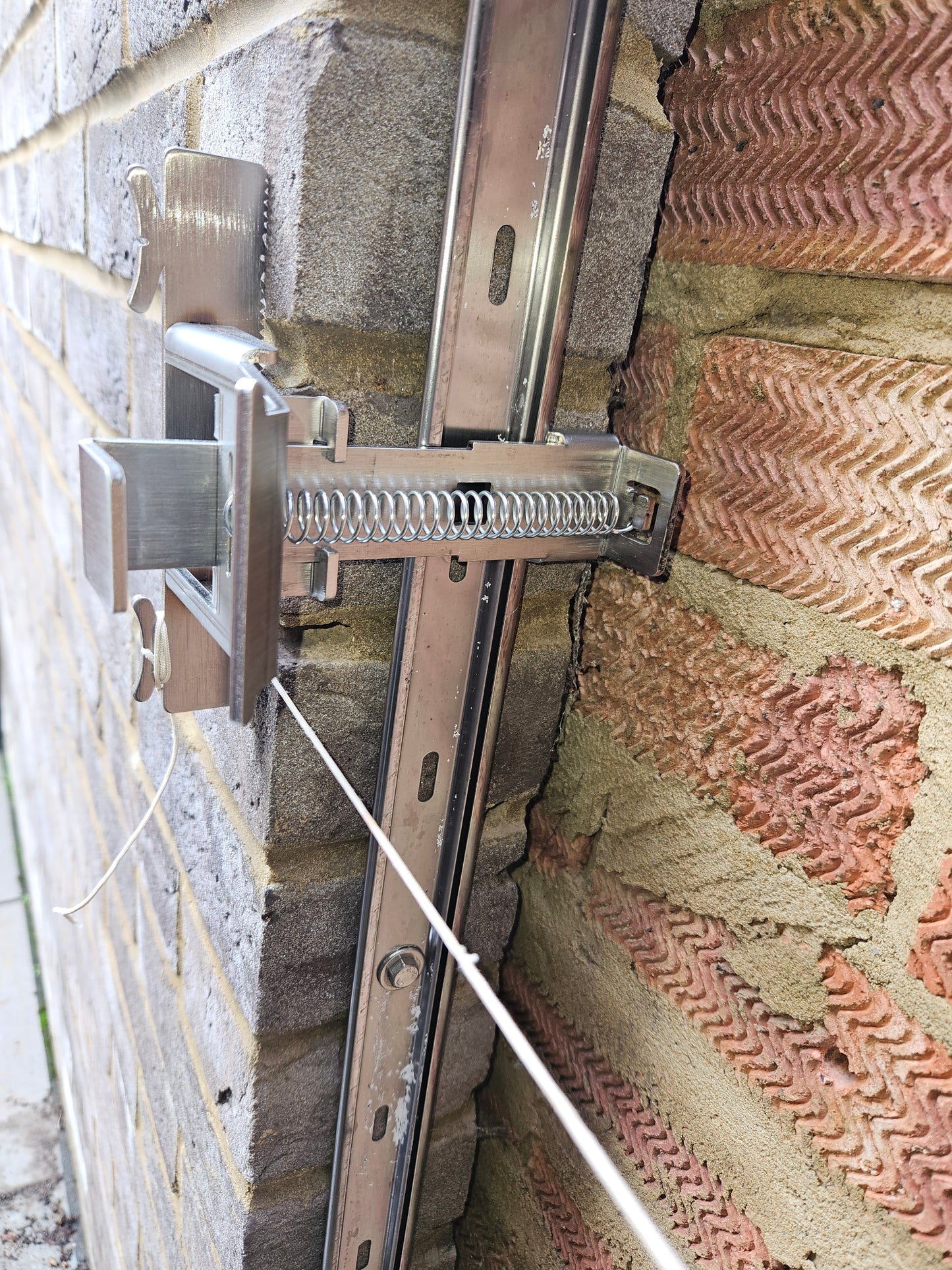 FitzBrick Wall Starter Line Clamp